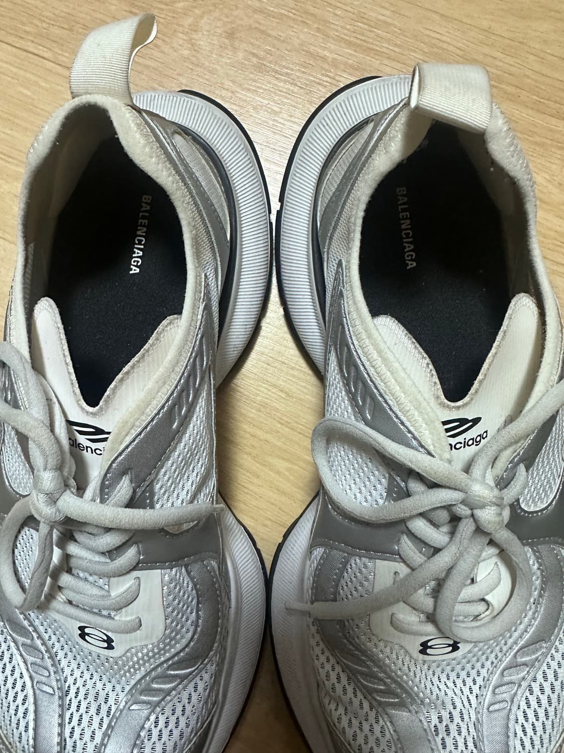 42) 발렌시아가 서킷 화이트 실버 스니커즈 상품이미지4