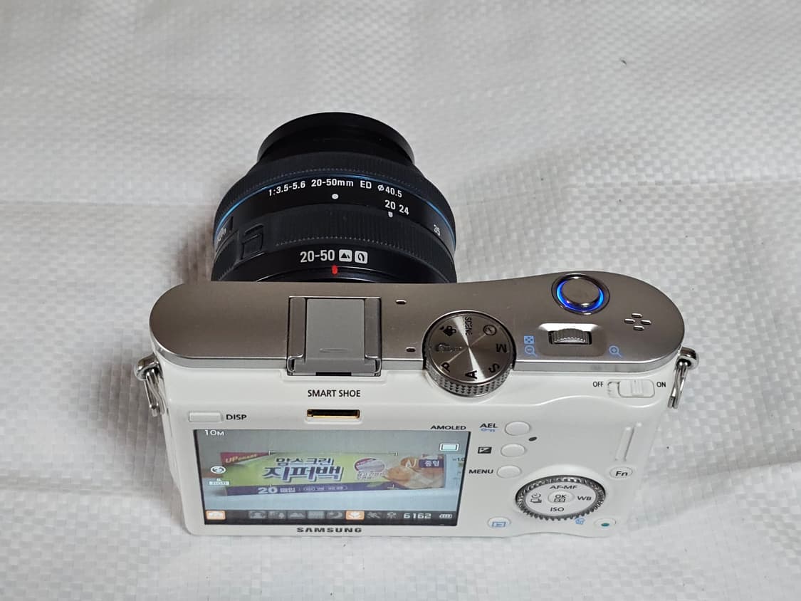 삼성 NX100 미러리스 카메라와 20-50mm 번들 렌즈 상품이미지7