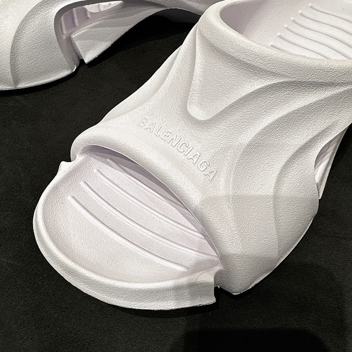 발렌시아가 여성 화이트 몰드 러버 샌들 상품이미지2