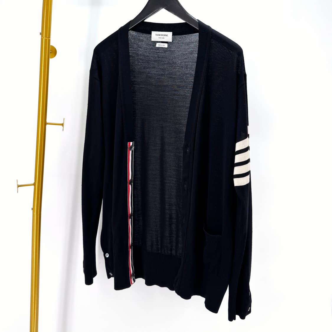 [5사이즈] 톰브라운 사선완장 메리노울 가디건 블랙 (MKC002A) 상품이미지3