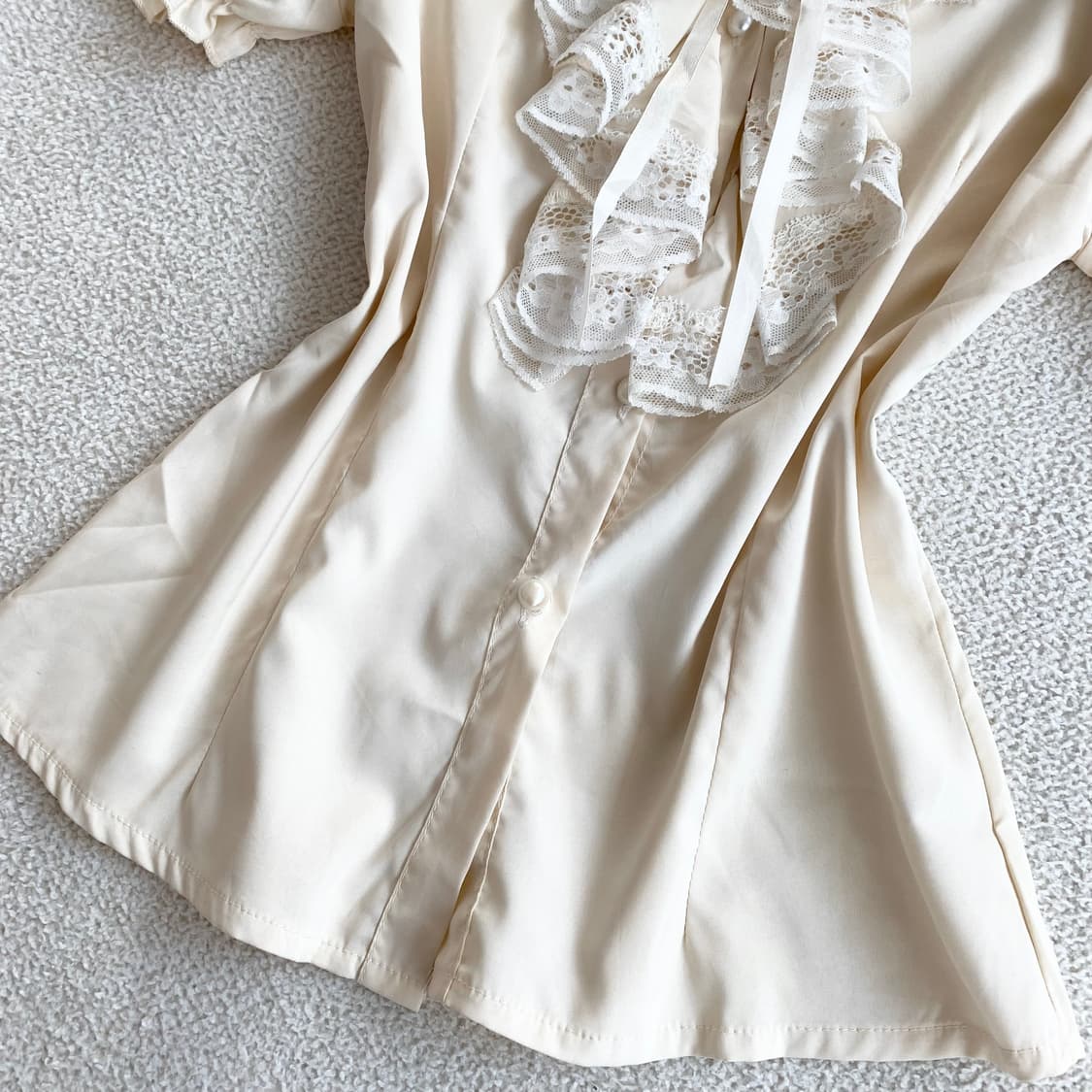 크림라떼 ♥ 프릴 레이스 공주핏 블라우스 상품이미지3