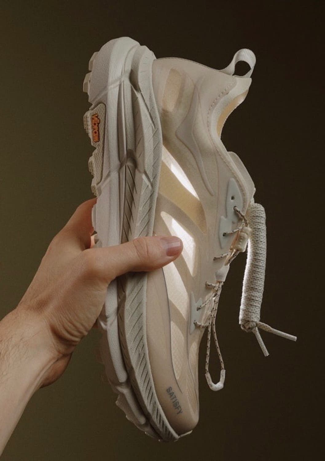 호카 새티스파이 마파테스피드4 라이트 본 판매합니다 상품이미지1