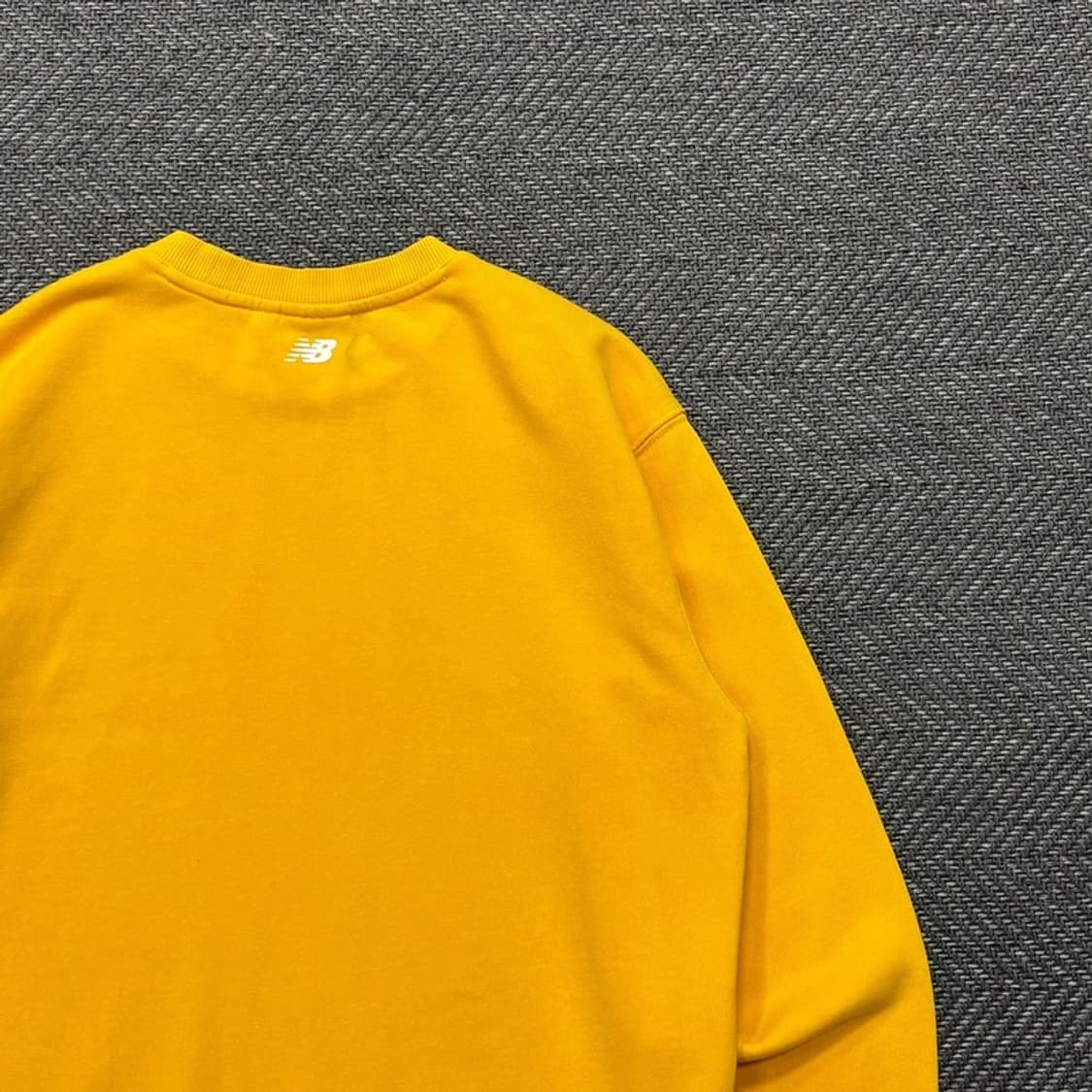 뉴발란스 로고 맨투맨v0423 상품이미지5