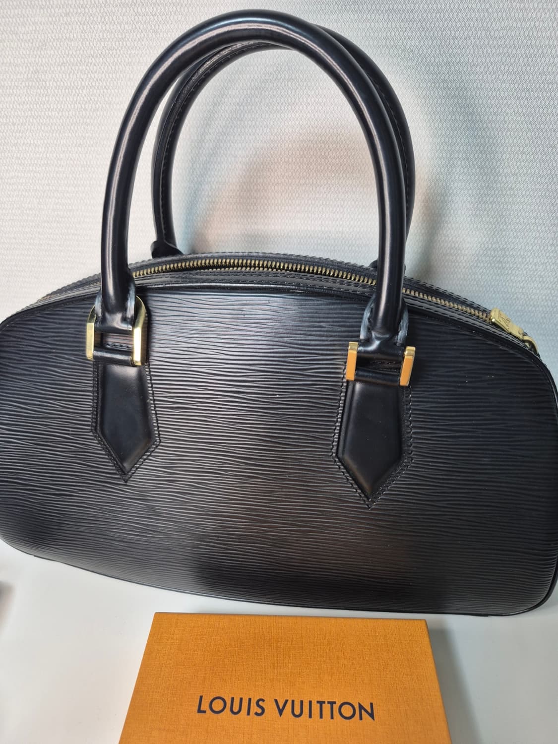 루이비통 정품 블랙 에피 에삐 레더 자스민 토트백 싸게 팝니다  상품이미지2