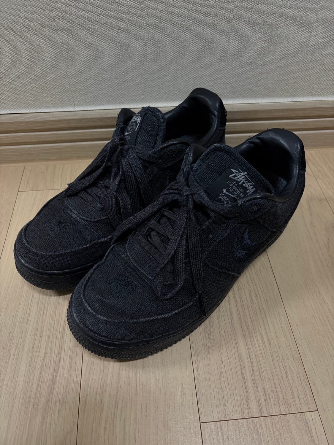 나이키 x 스투시 에어포스 1로우 트리플 블랙 상품이미지1