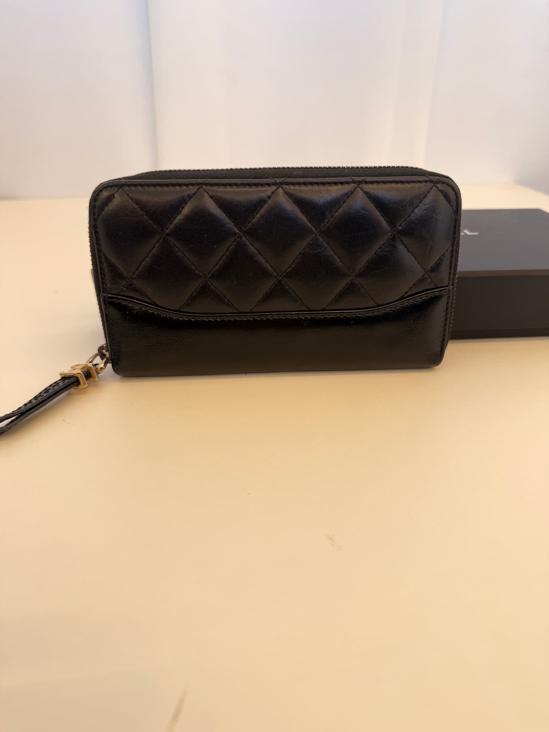샤넬(CHANEL)가브리엘 집업  지갑 정품. 새상품급 상품이미지4