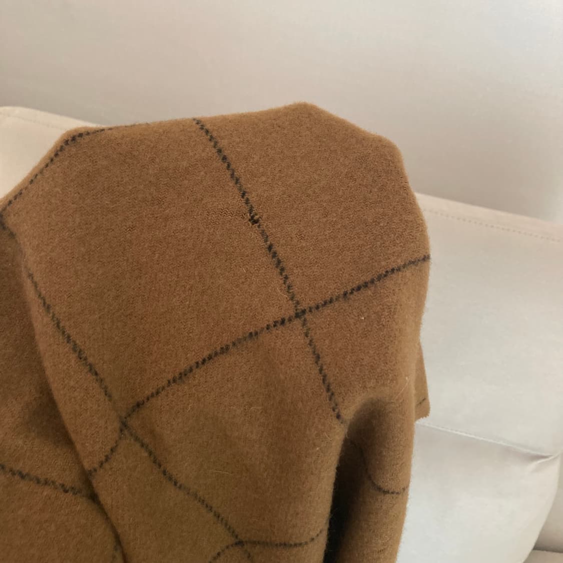 정품) 버버리 울100% 무릎담요 겸 숄 상품이미지5