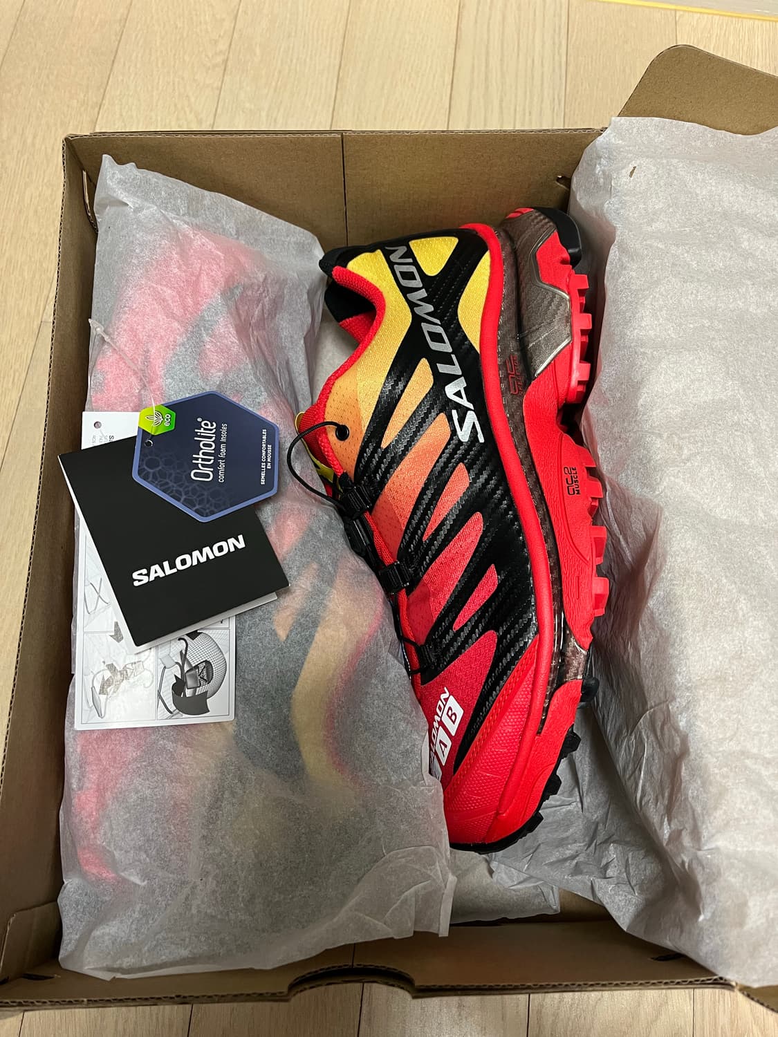살로몬 XT-4파이어리 레드 엠파이어 옐로우 사이즈280 15만원에 판매 상품이미지5
