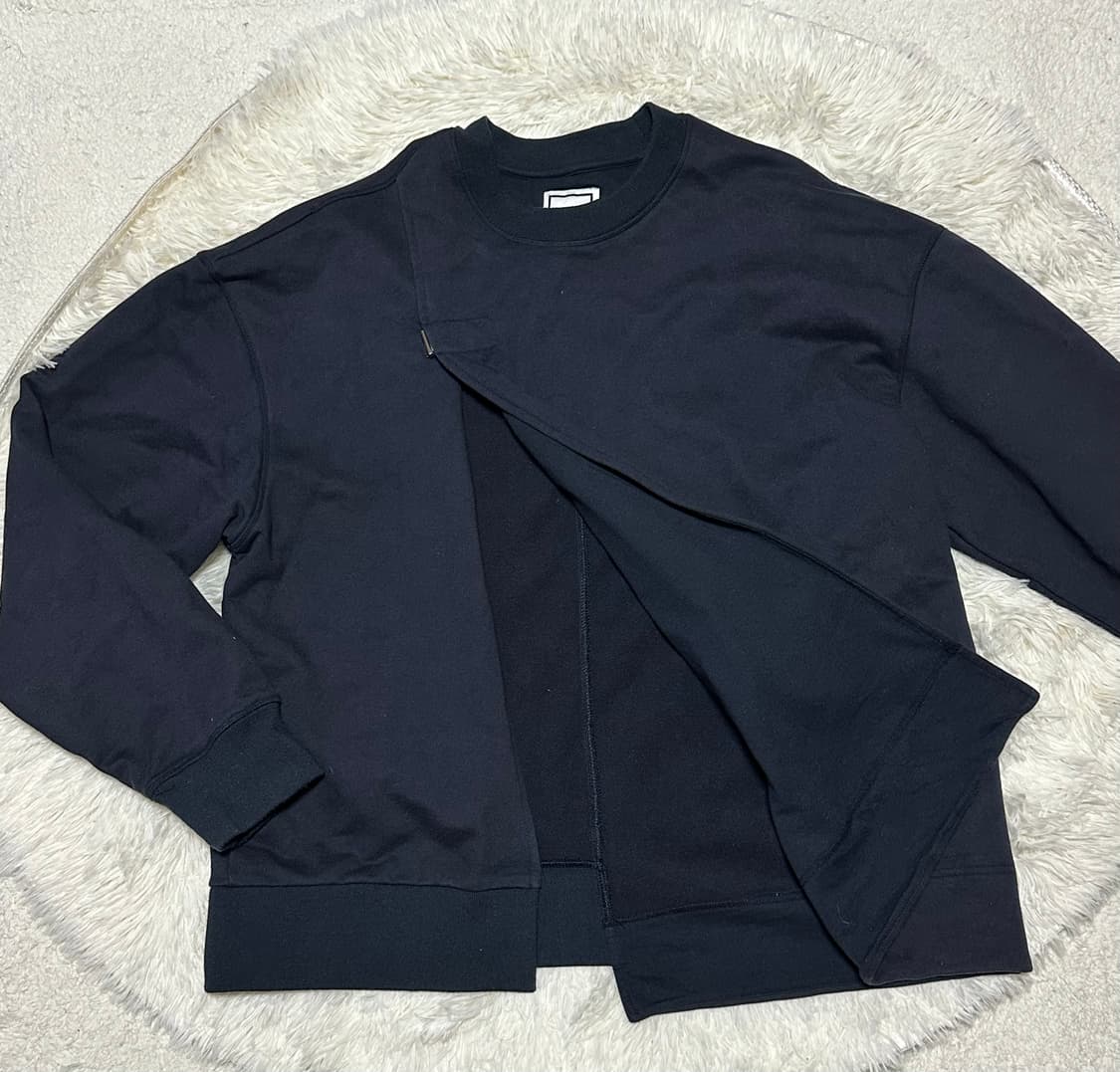 우영미 사선 절개 디테일 맨투맨 M 상품이미지2