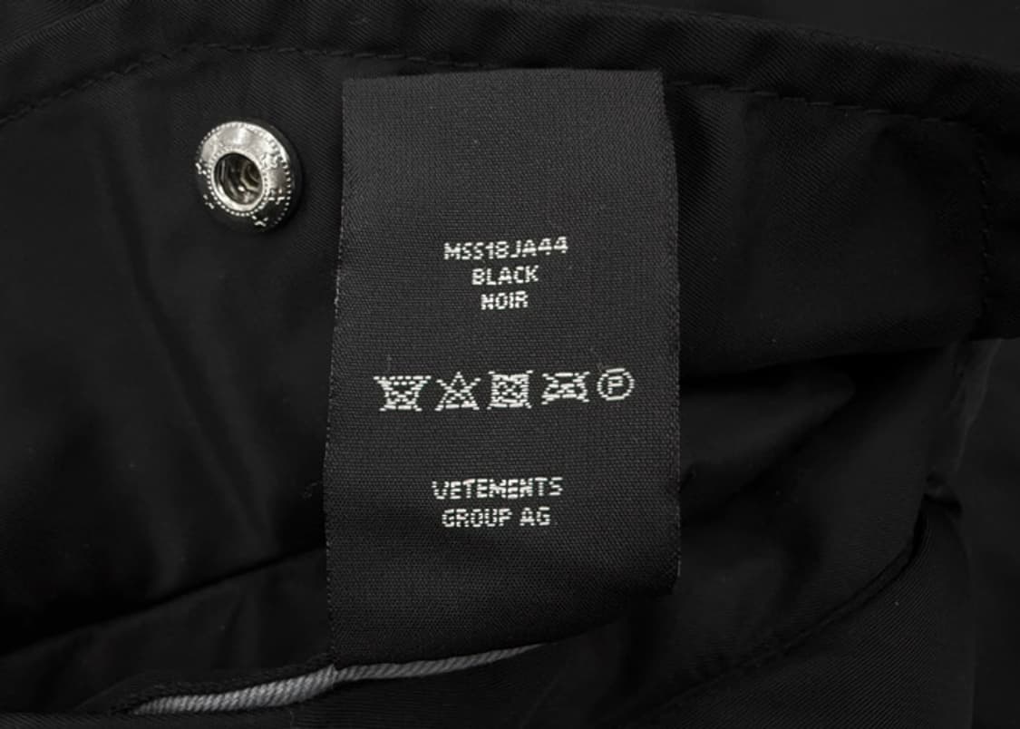 베트멍 알파인더스트리 백로고 이모지 봄버 상품이미지10