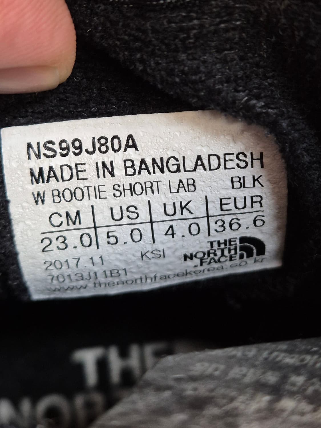노스페이스 여성 부티 숏 랩 방한 부츠입니다. 색상은 블랙이며, 겨울철  상품이미지6