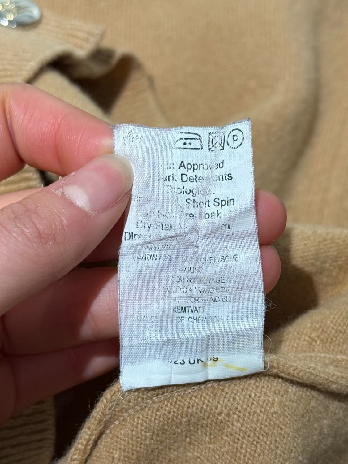 버버리 베이지 램스울 골드 버튼 니트 가디건 상품이미지9