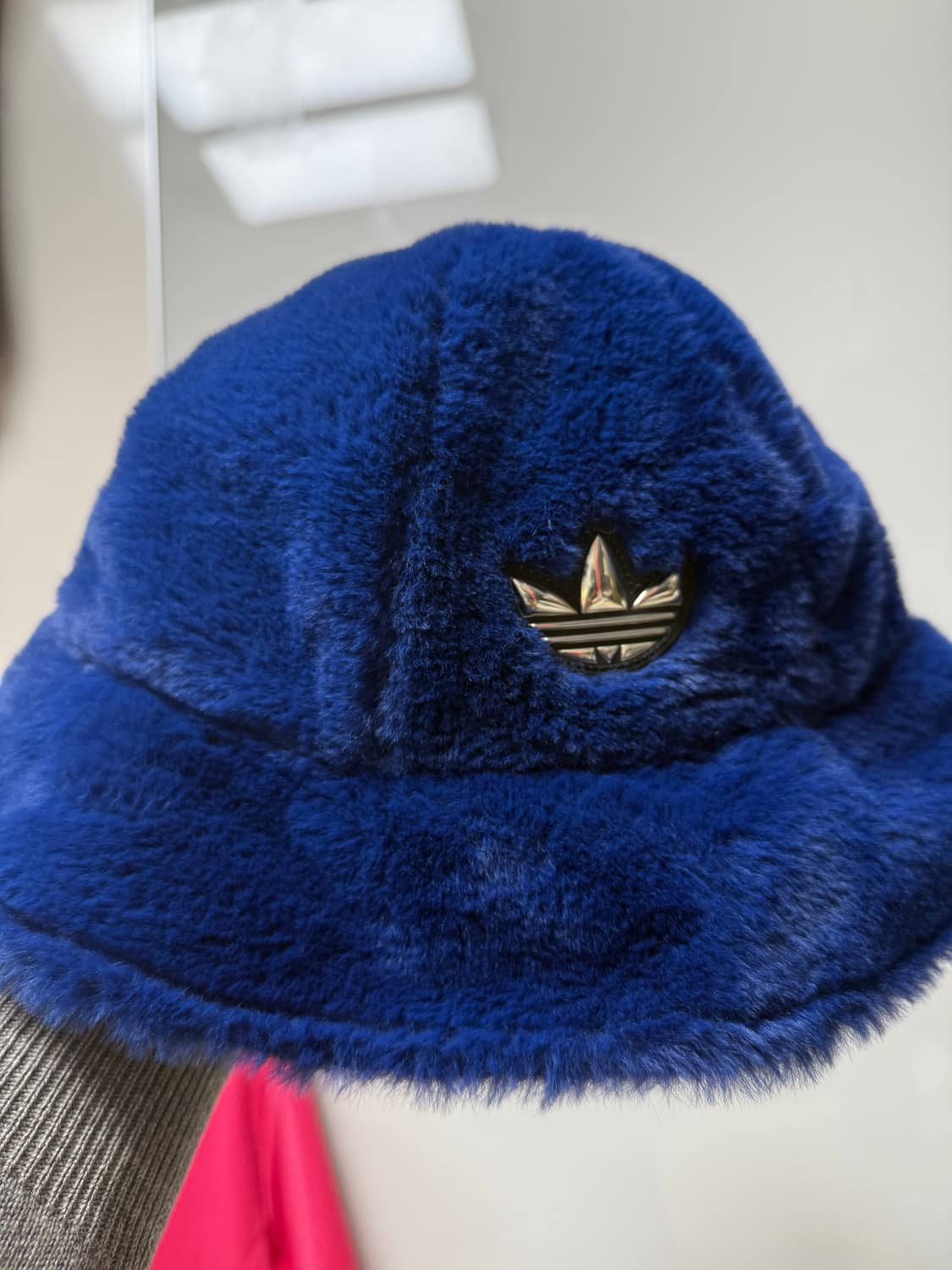 아디다스 퍼 버킷햇 상품이미지1