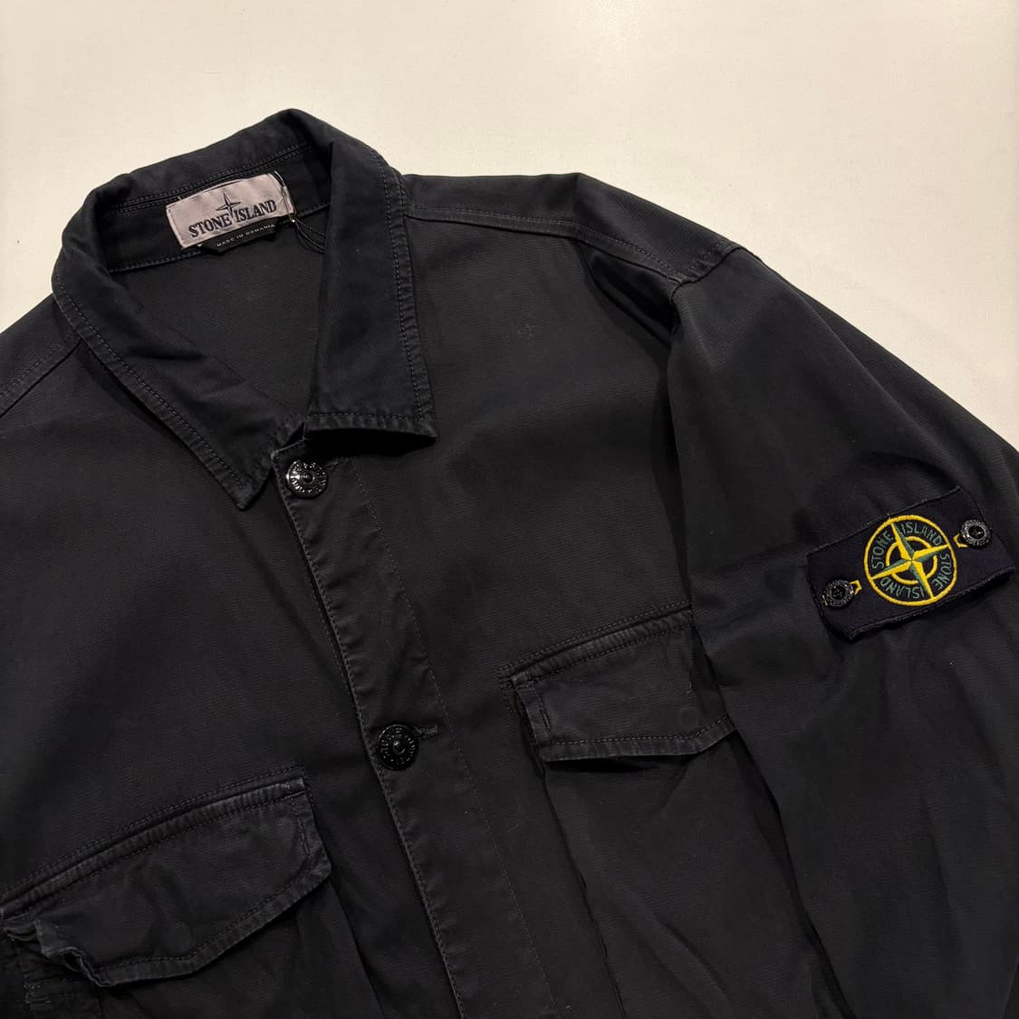[XL] 19FW 스톤아일랜드 포켓 오버 셔츠 워싱 블랙 E122 상품이미지3