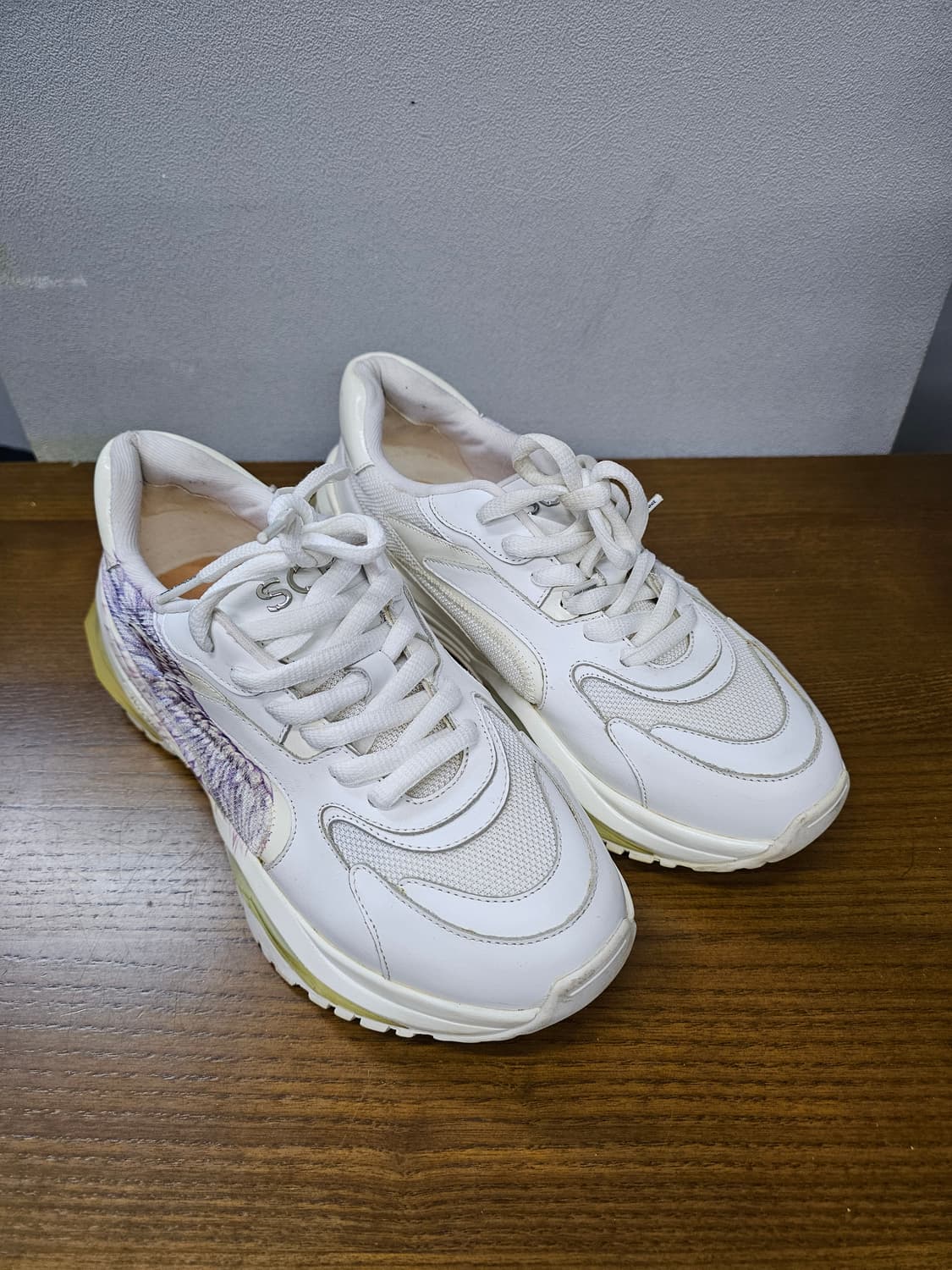 슈콤마보니 베이직 윙스 스니커즈 상품이미지2