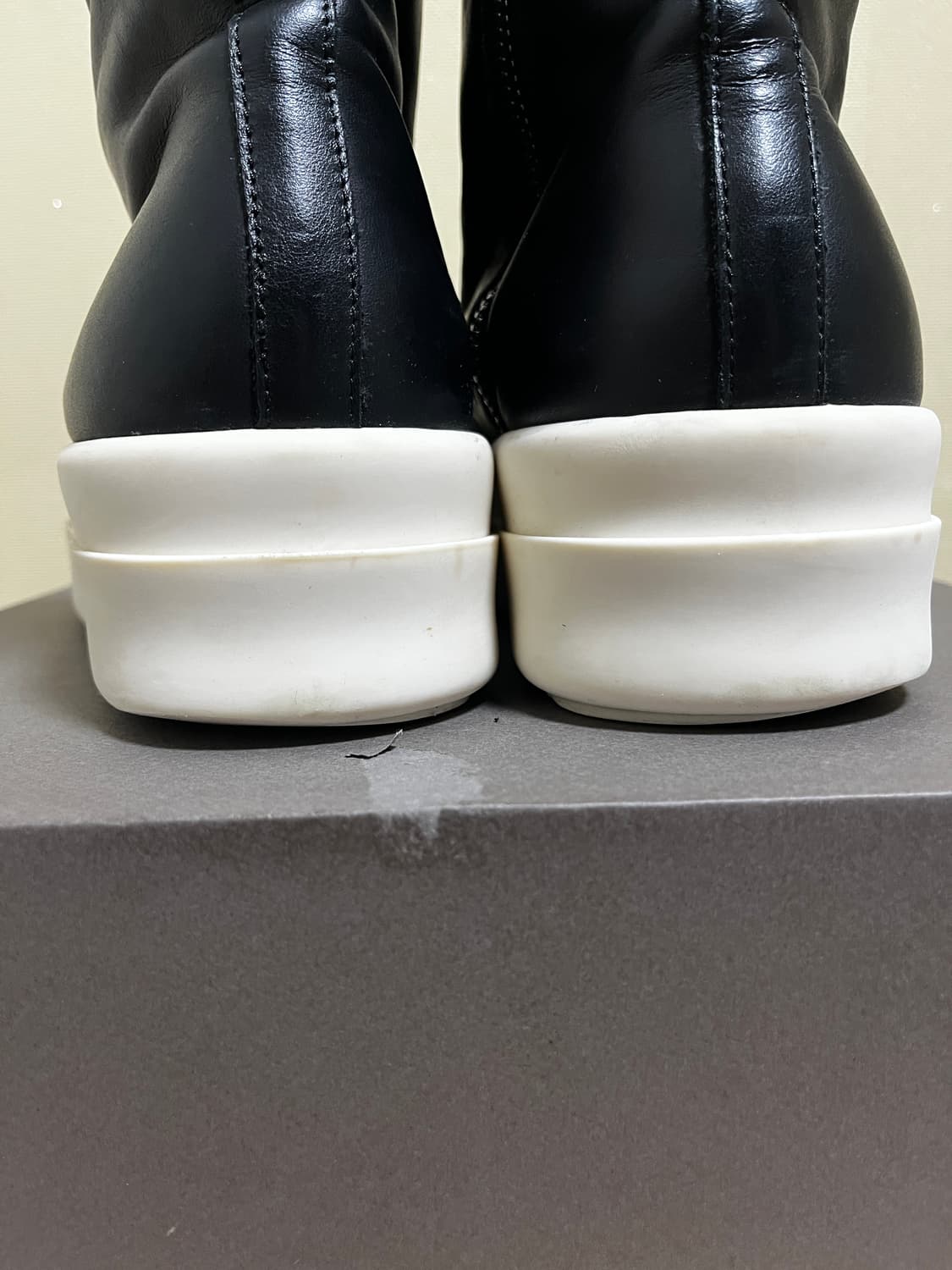 릭오웬스 메가범퍼 라몬즈 43
 상품이미지6