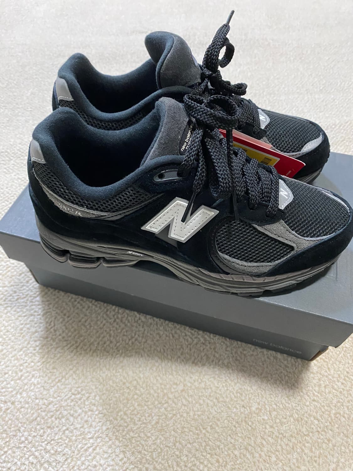 뉴발란스 2002R 블랙다크그레이  (새상품) 상품이미지1