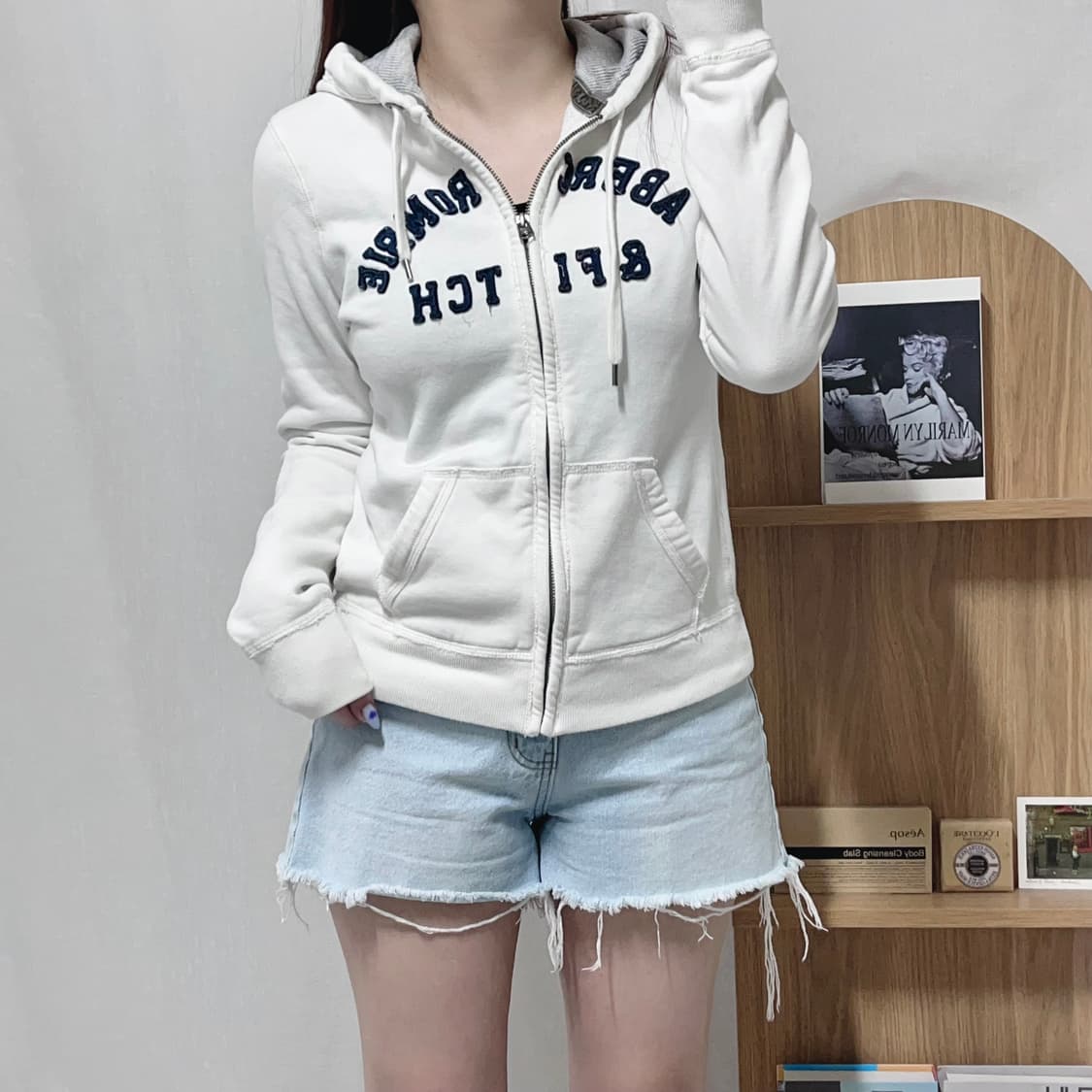 [정품] 아베크롬비 아이보리 아플리케 기모 후집 [ M ] 상품이미지1