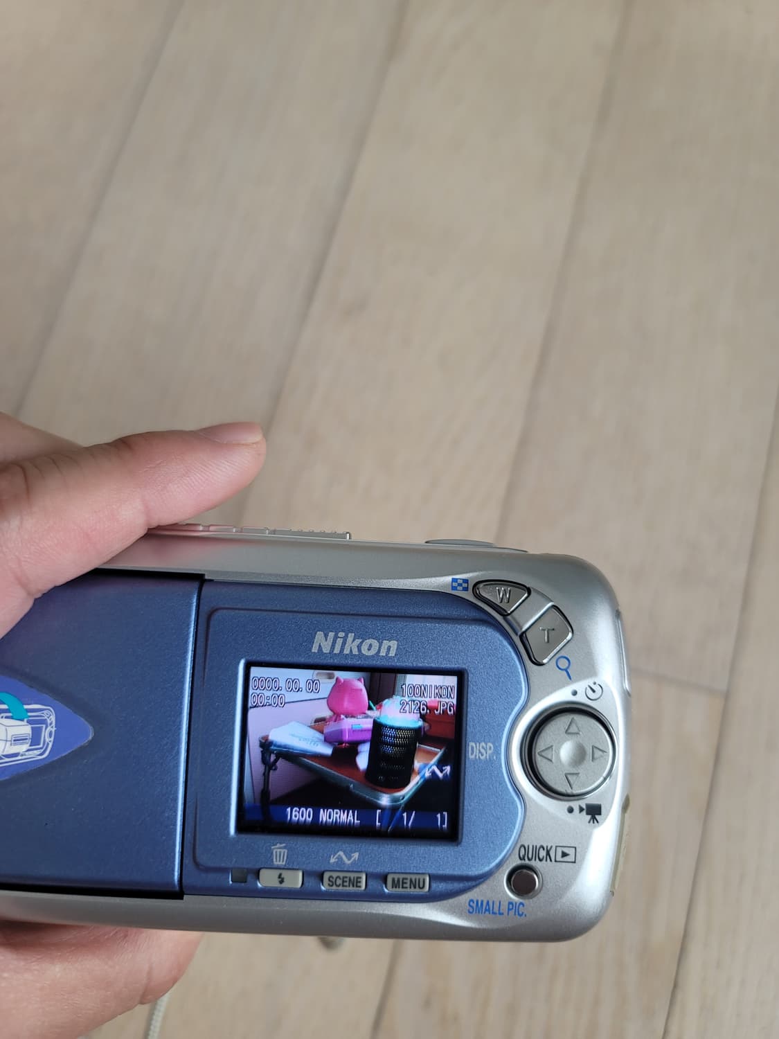 니콘 쿨픽스 2500 황조지 디카 y2k 빈티지 올드 레트로 디지털카메라 상품이미지5