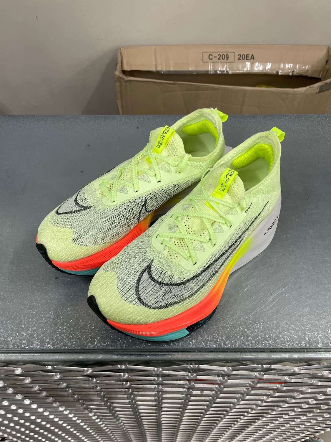 나이키 에어 줌 알파플라이 넥스트 275 상품이미지2