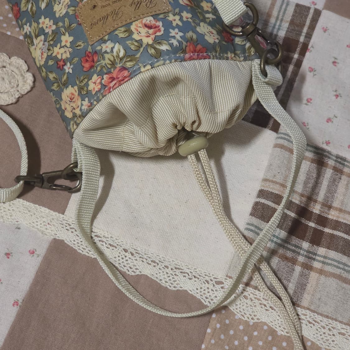 디테일 많은 물병 가방 상품이미지6