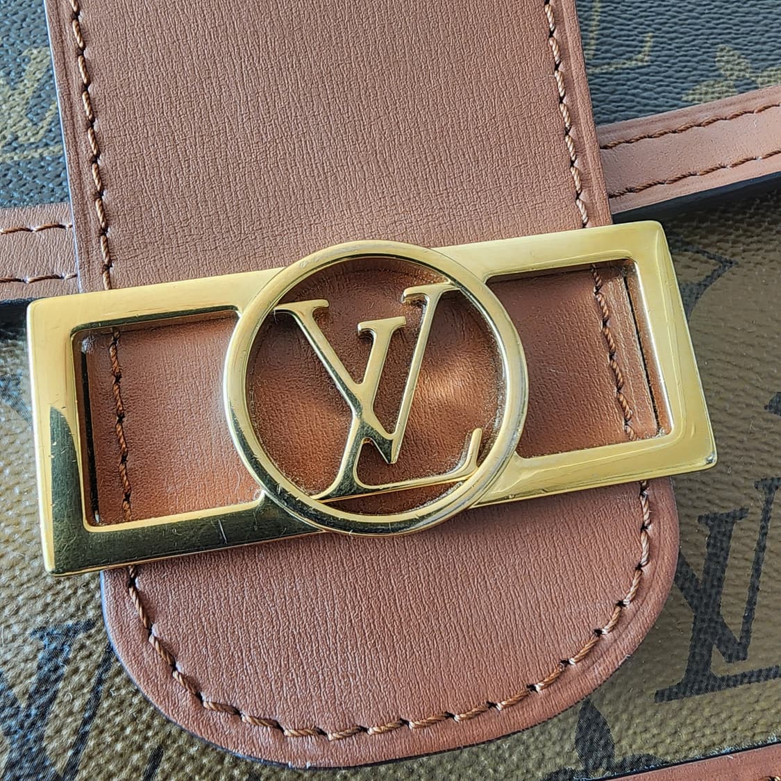 상태최상 루이비통 도핀 MM 모노그램 리버스 캔버스 숄더 크로스백 상품이미지8