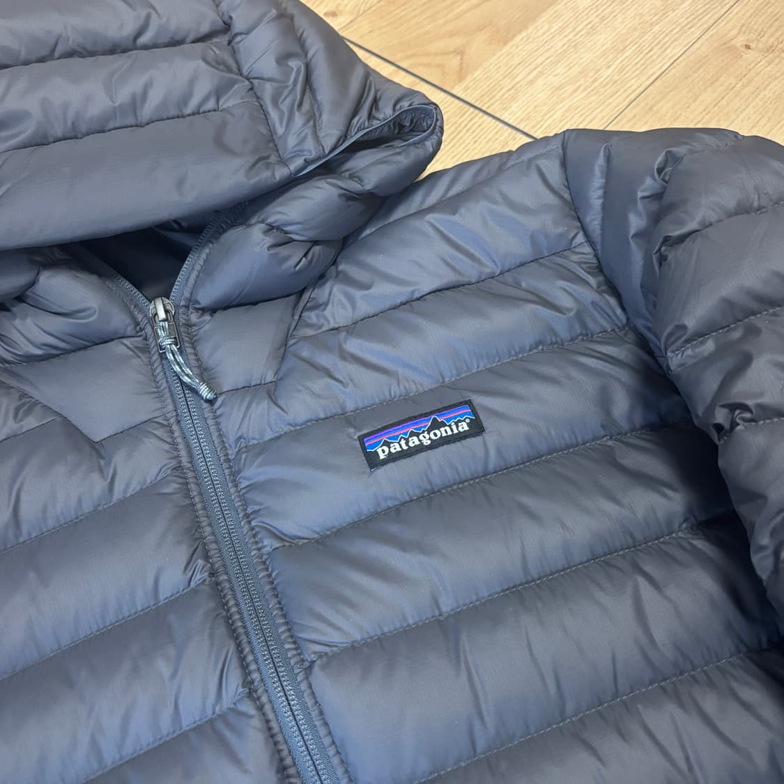 [M] 25FW 파타고니아 멘즈 다운 스웨터 후디 극미중고 상품이미지2