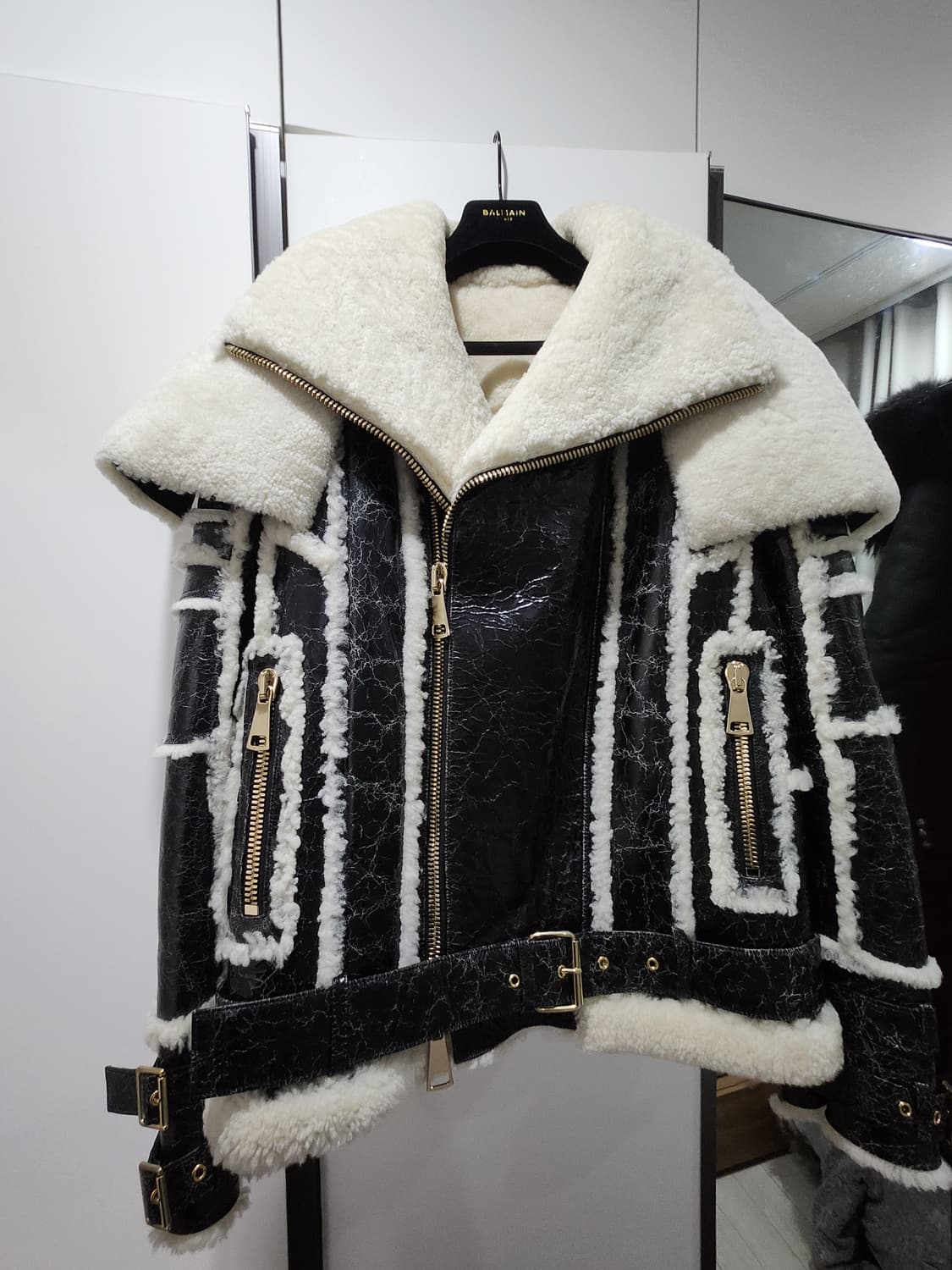 발망 컬렉션 무스탕 팝니다 루이비통 구찌 프라다 발렌시아가 상품이미지2