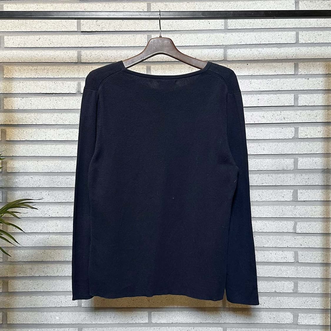 타미힐피거 니트 라운드넥 앞면 배색 디테일 네이비 상품이미지3