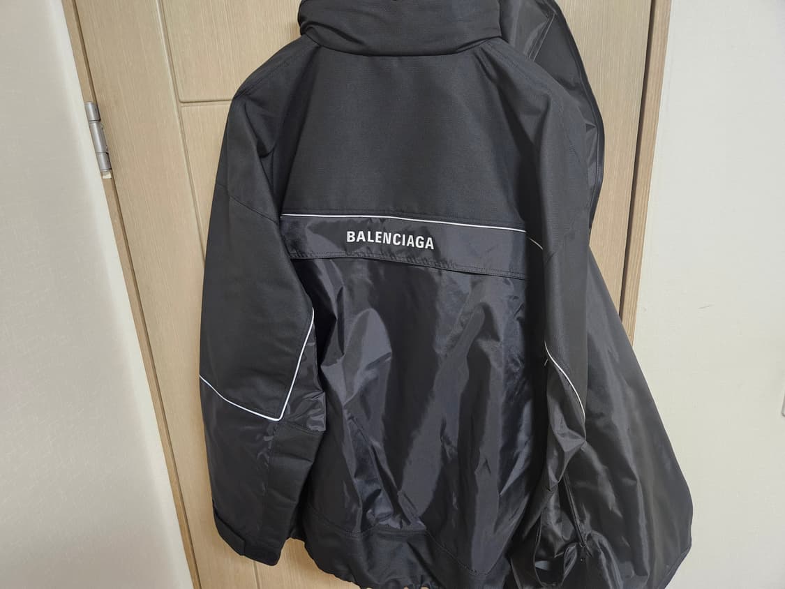 발렌시아가 아노락 상품이미지5