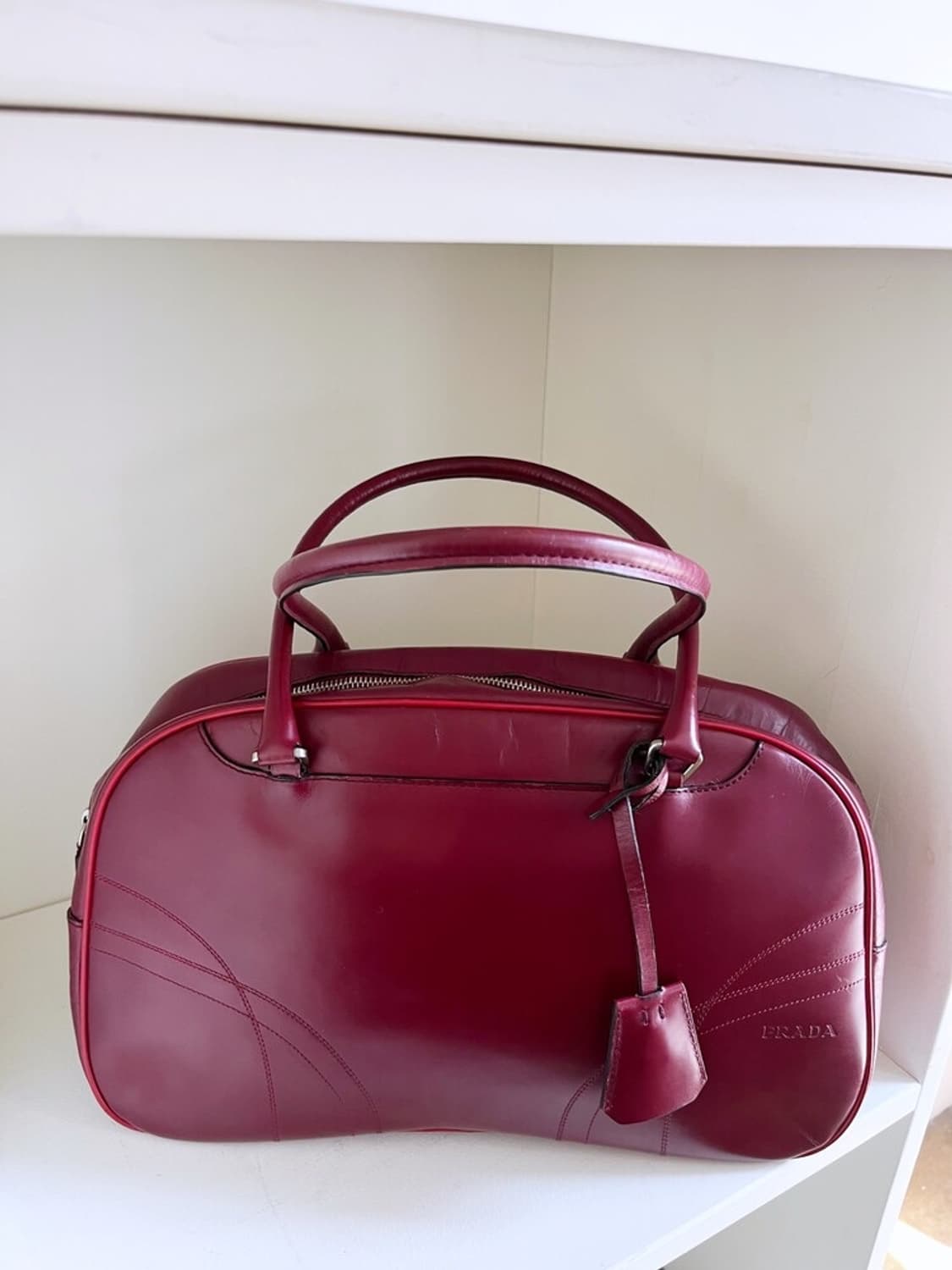 프라다 빈티지 레더 볼링 숄더백 버건디 상품이미지1