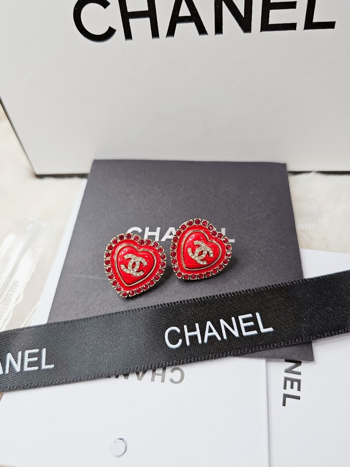빈티지 샤넬 레드 하트 이어링 상품이미지1