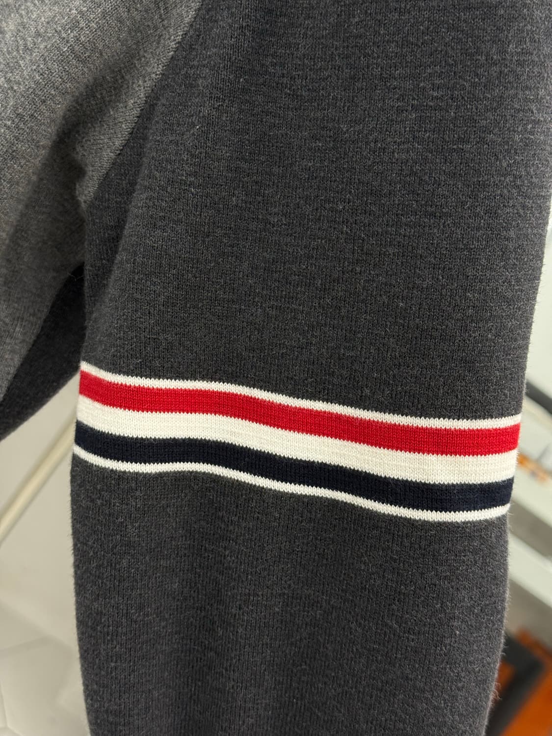 [4] 톰브라운 암밴드 펀믹스 밀라노스티치 가디건 상품이미지3