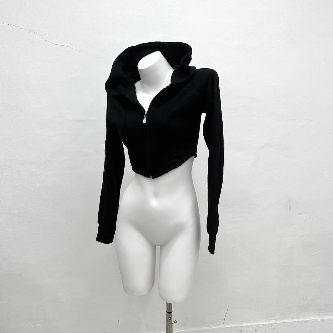 lace detail crop hood zip 상품이미지1