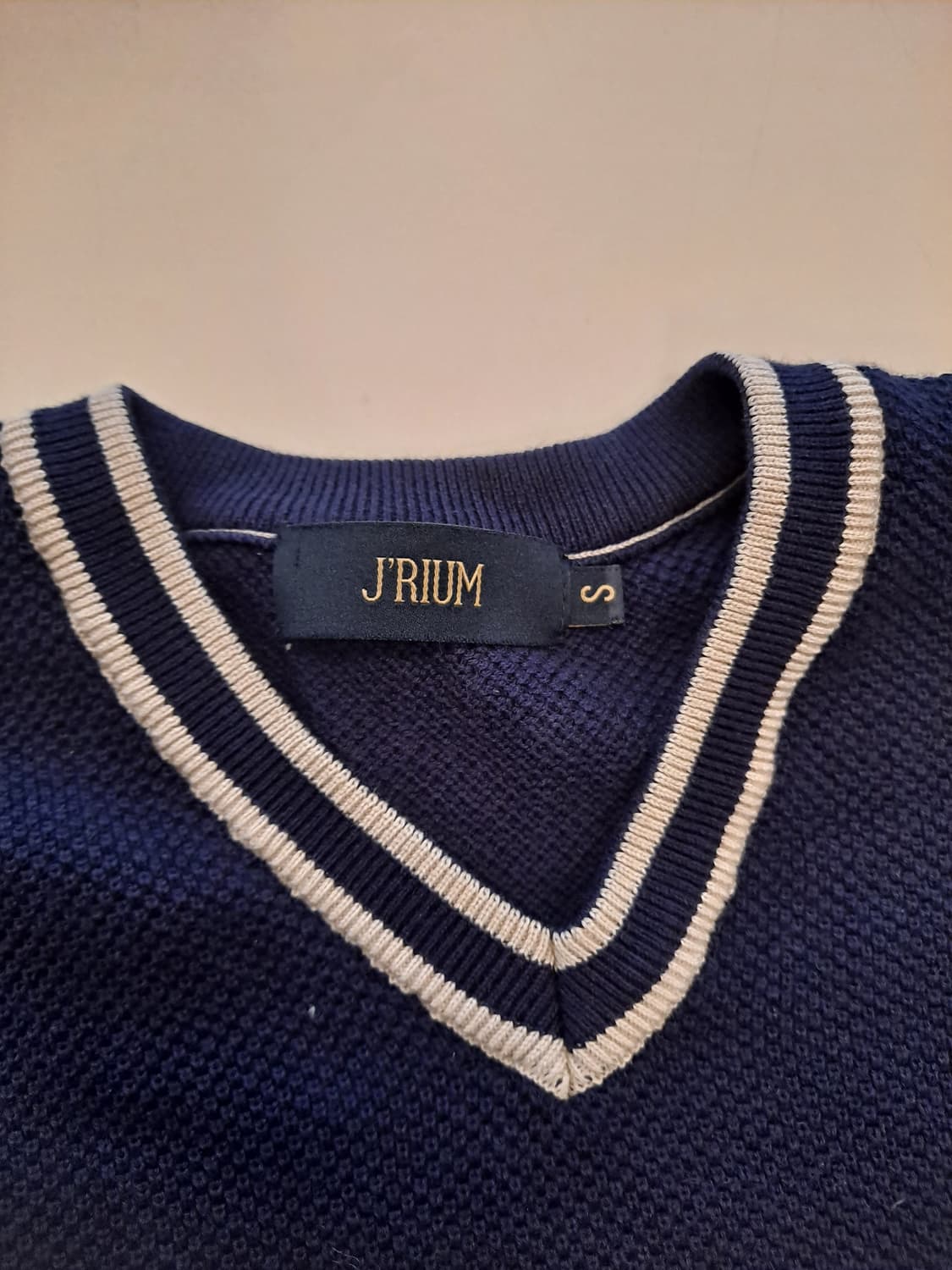 J'RIUM  v넥 니트 S사이즈 상품이미지3