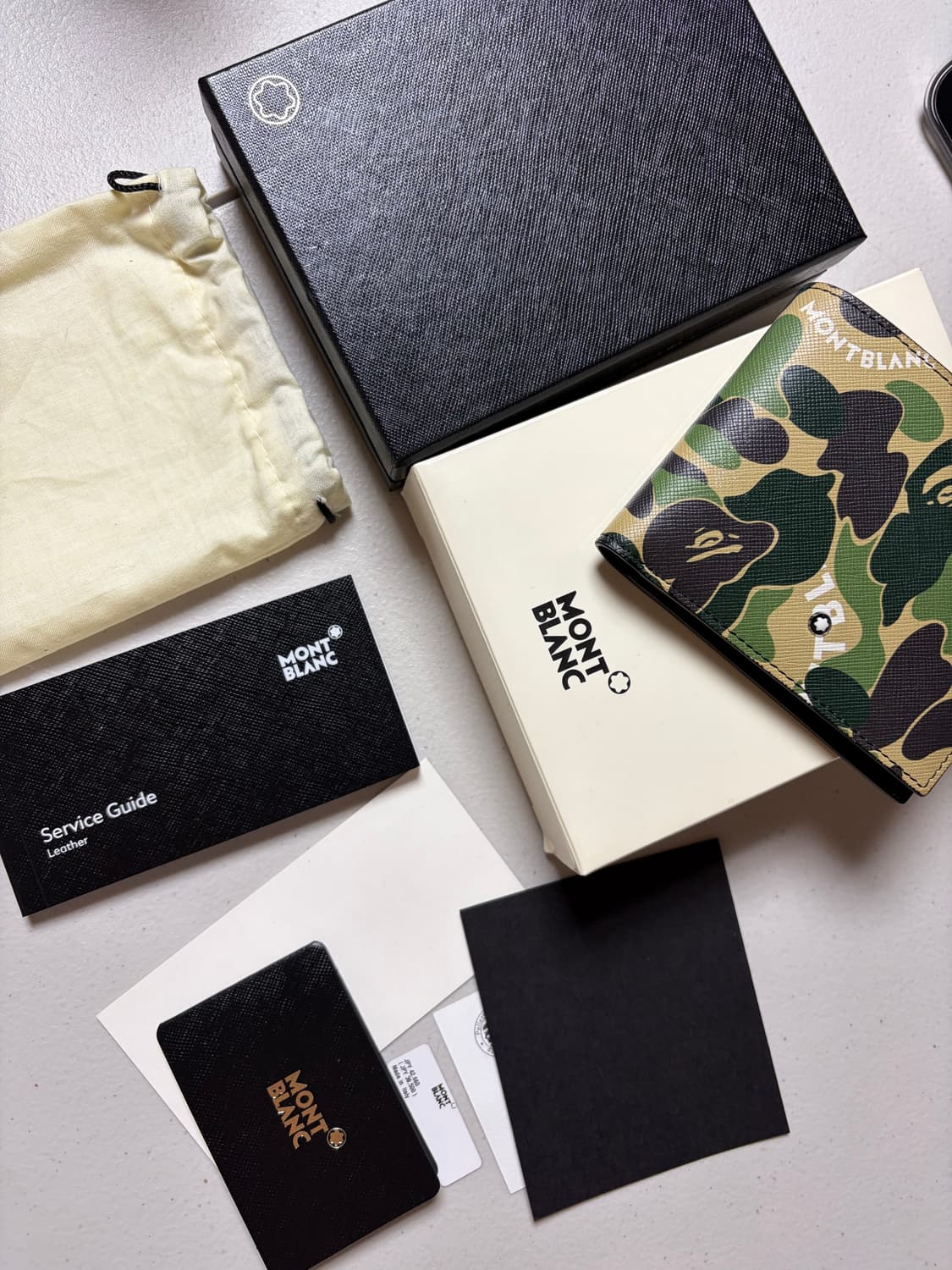 베이프x몽블랑 지갑 상품이미지1