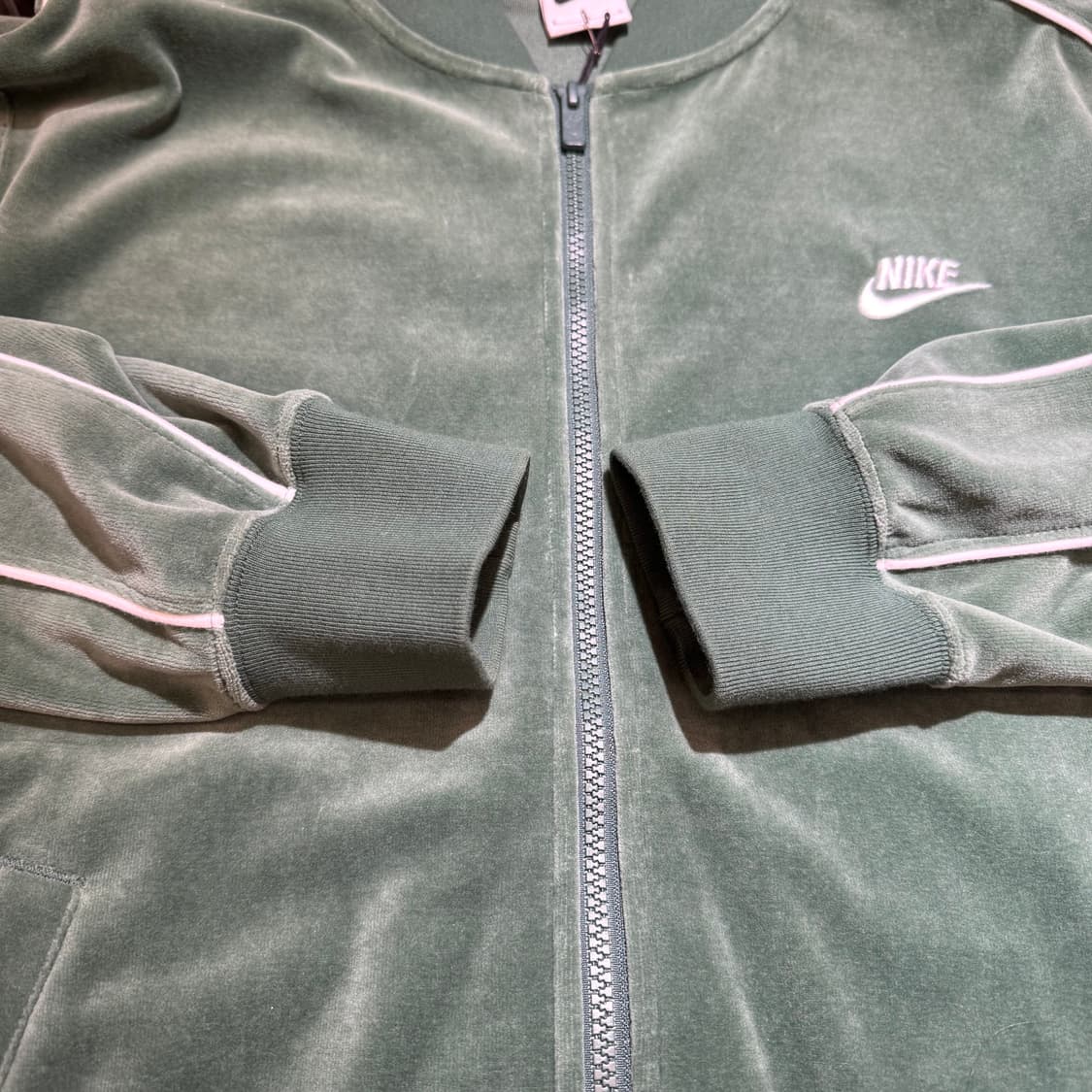 나이키 벨루어 벨벳 트랙 자켓 상품이미지3