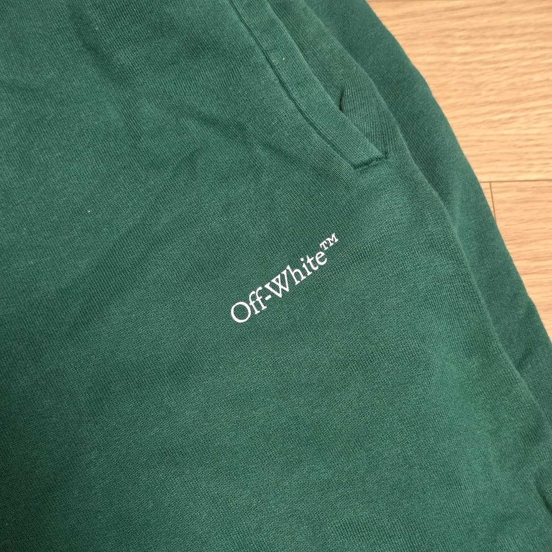 L) 오프화이트 카라바조 애로우 조거팬츠 상품이미지4