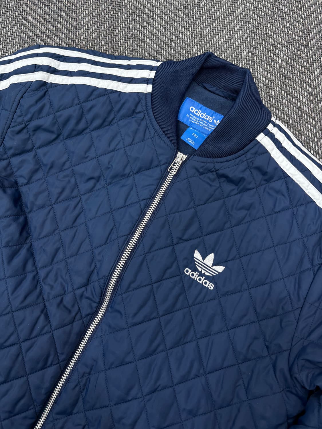 아디다스 경량패딩 네이비 상품이미지2