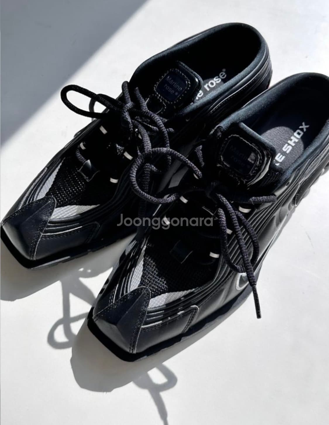 마틴로즈 x 나이키 샥스 검빨 225 나이키샥스 상품이미지3