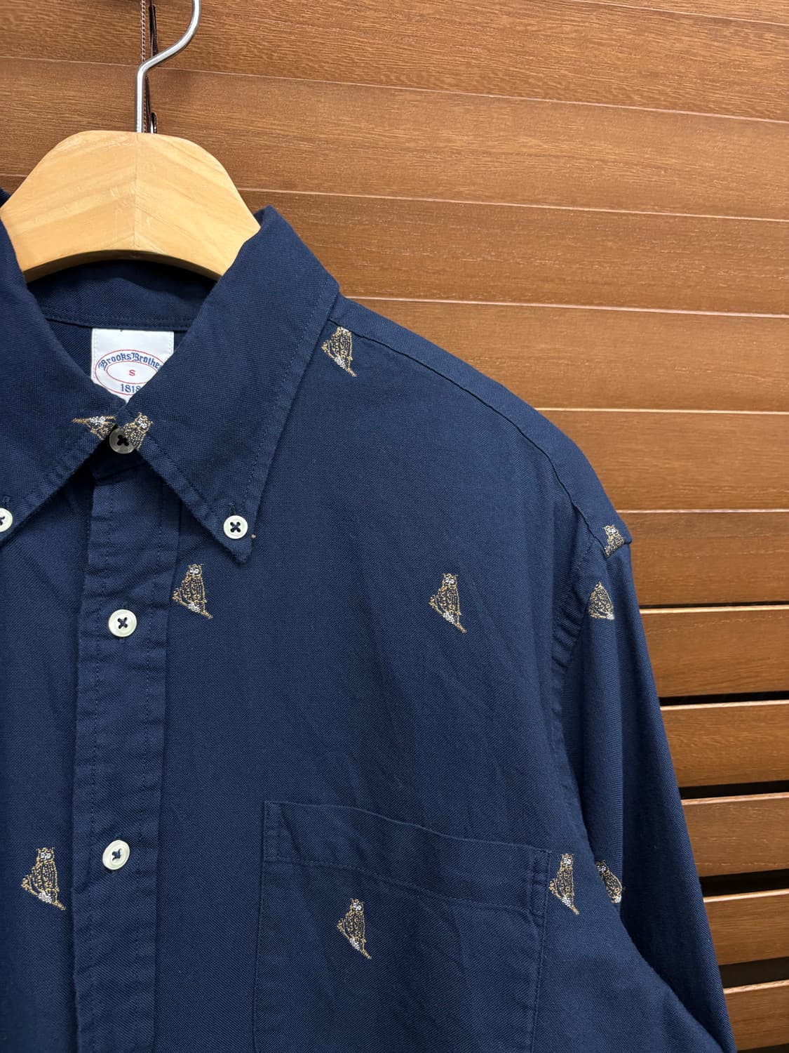 네이비 색상의 브룩스브라더스 셔츠입니다. 옥스포드 원단이라 탄탄하고, 아 상품이미지6