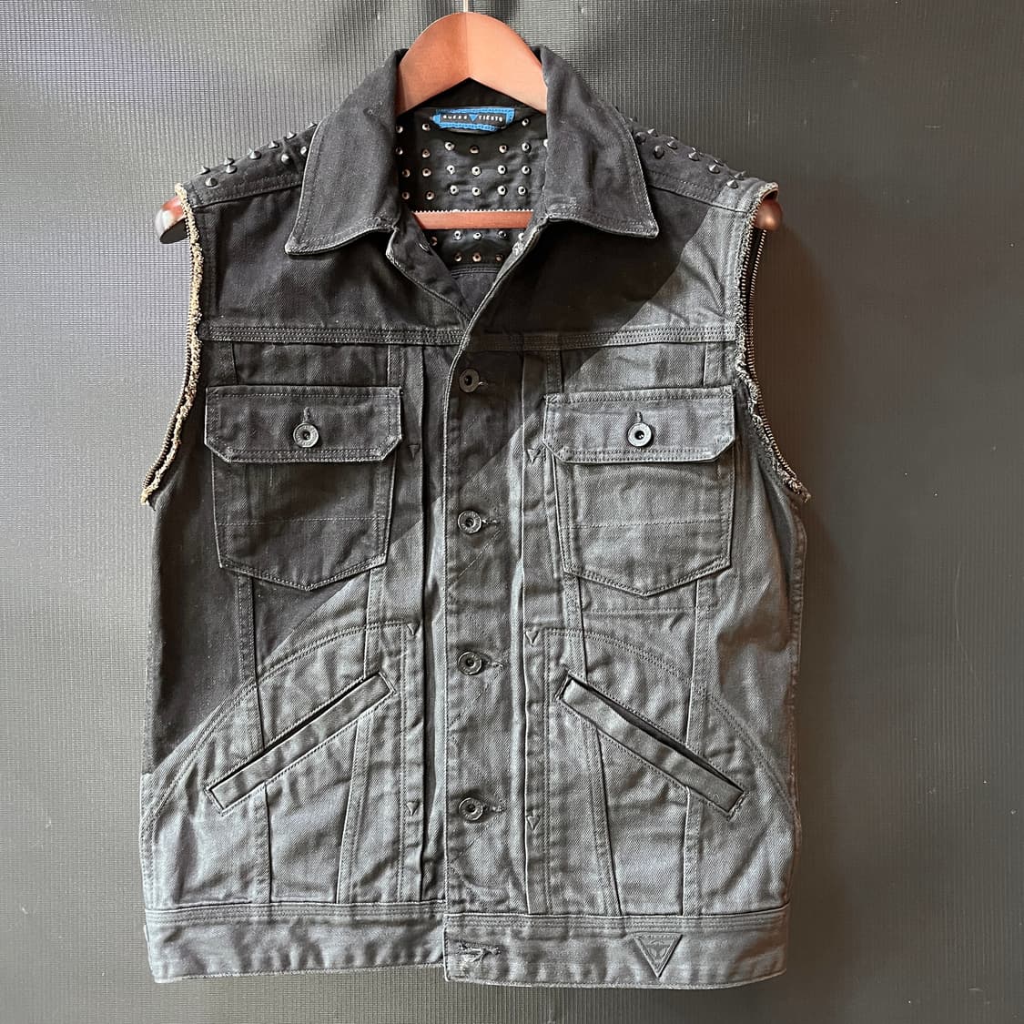 2013 Guess × Tiësto 스터드 트러커 자켓 상품이미지5