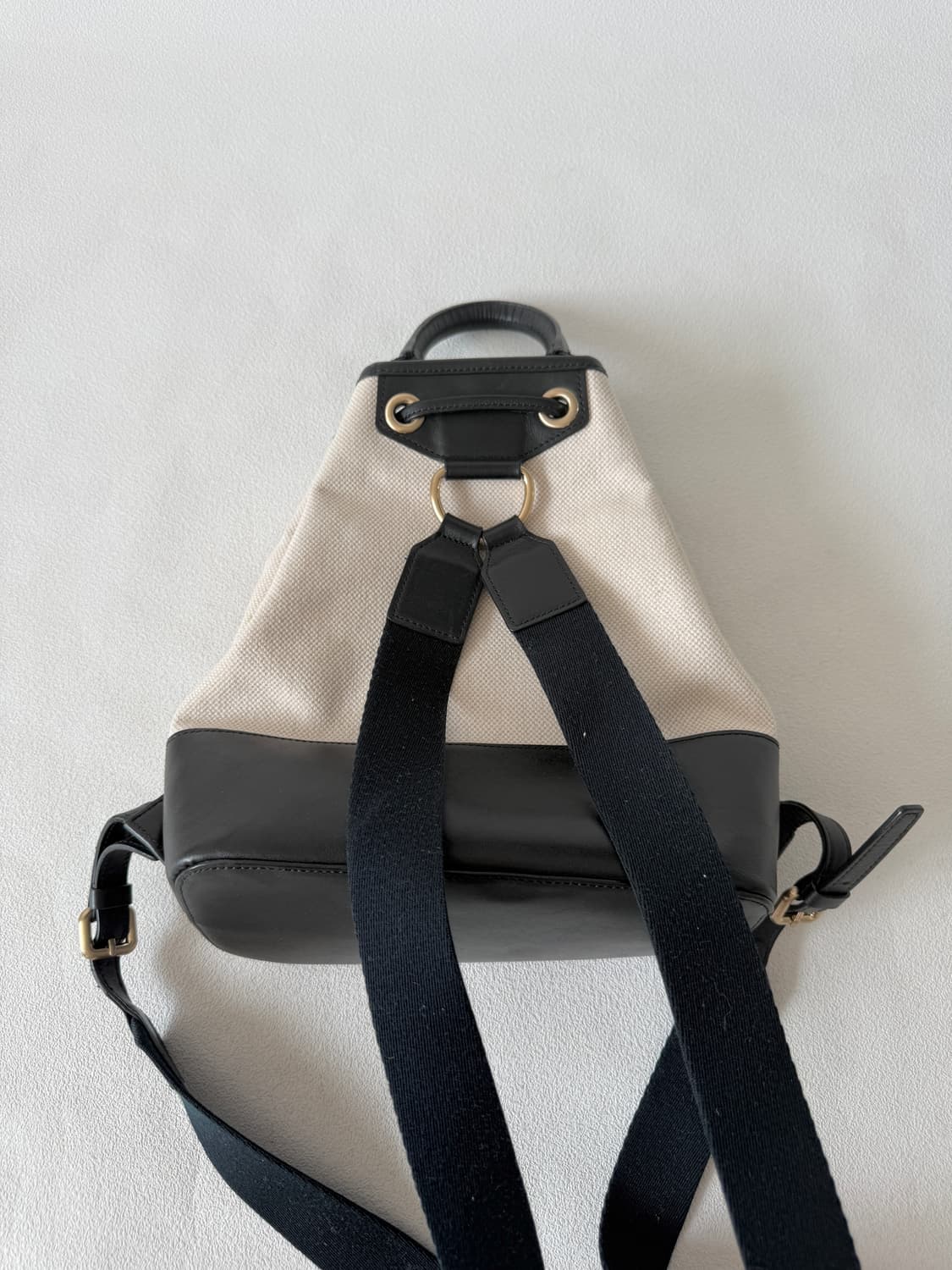 마지셔우드(MARGESHERWOOD) 캔버스&레더 버킷 백팩 상품이미지6