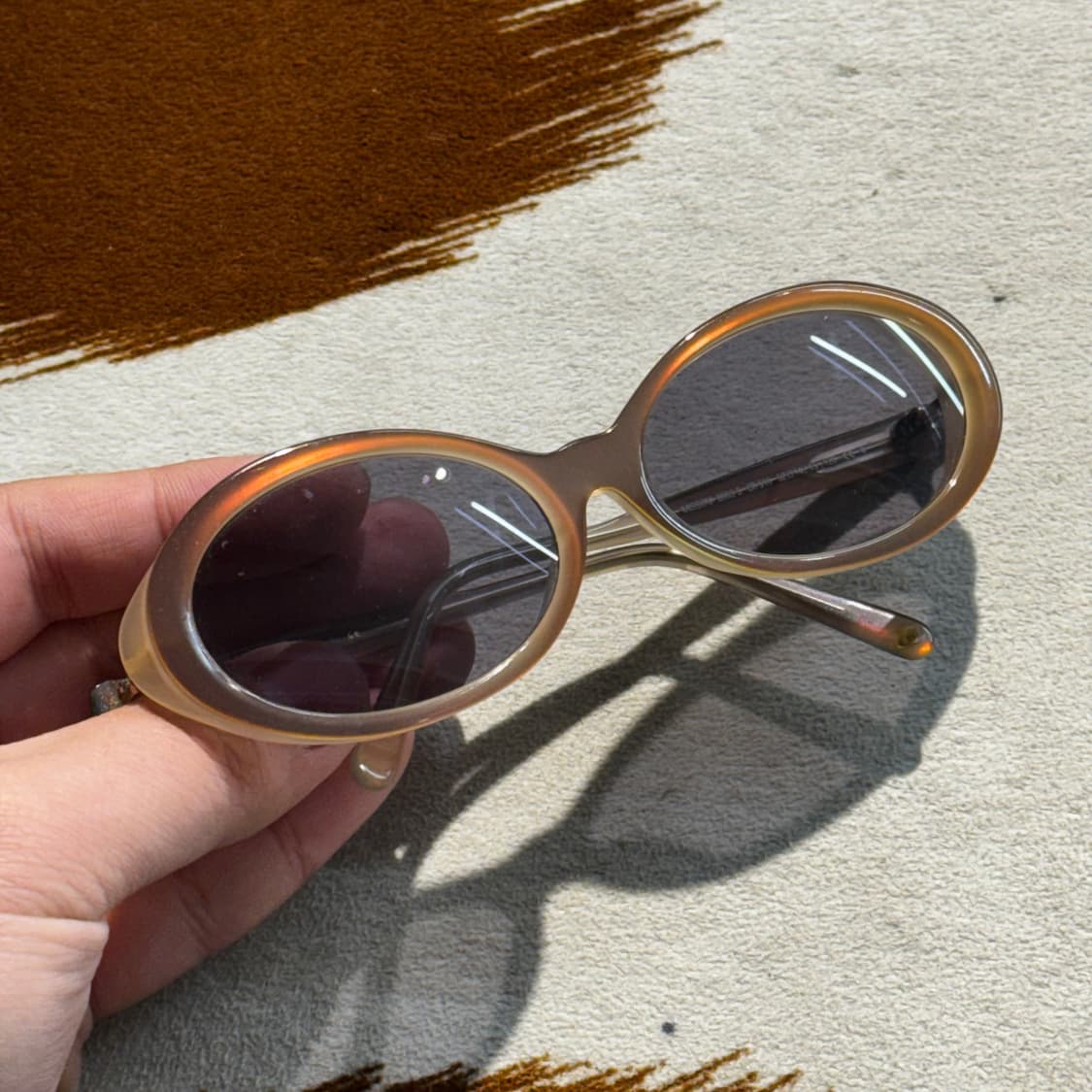 미쏘니 오벌 선글라스 베이지 (OS) 상품이미지1