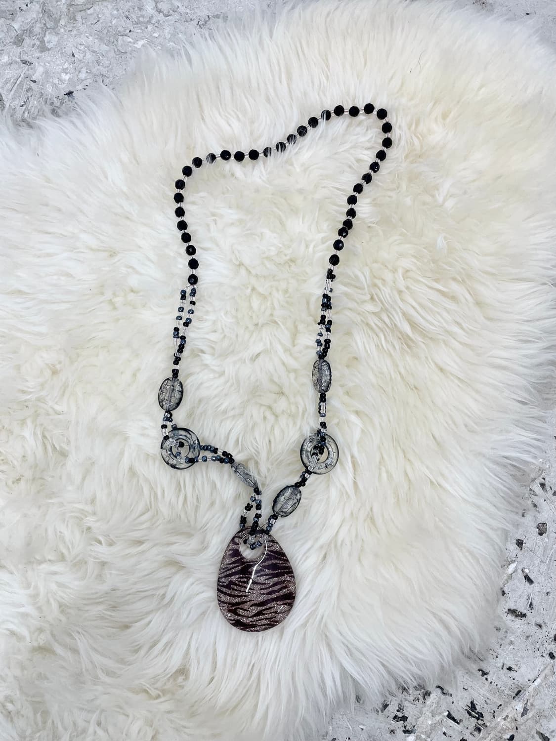 블랙페어리 지브라 드롭 네크리스 상품이미지3