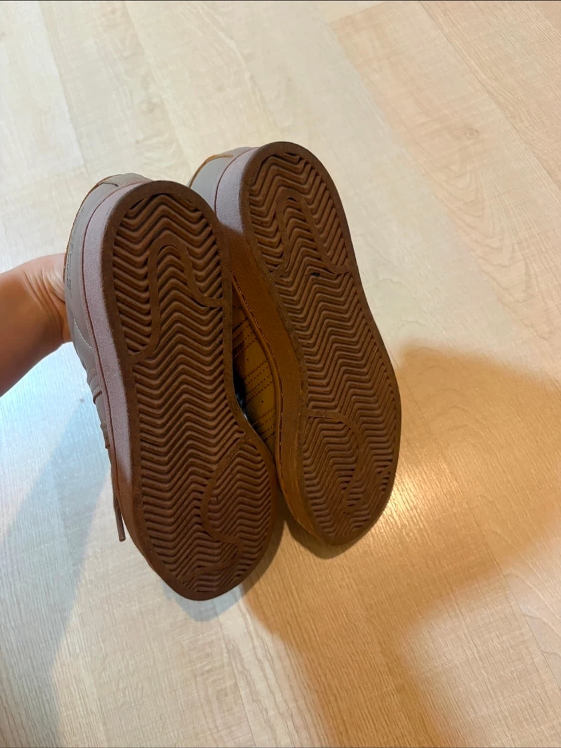 아디다스 슈퍼스타 브라운 색상 220 상품이미지4