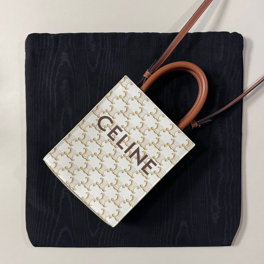 [백화점판/당일출고]셀린느 트리오페 미니 카바스백 / 크로스백 상품이미지1