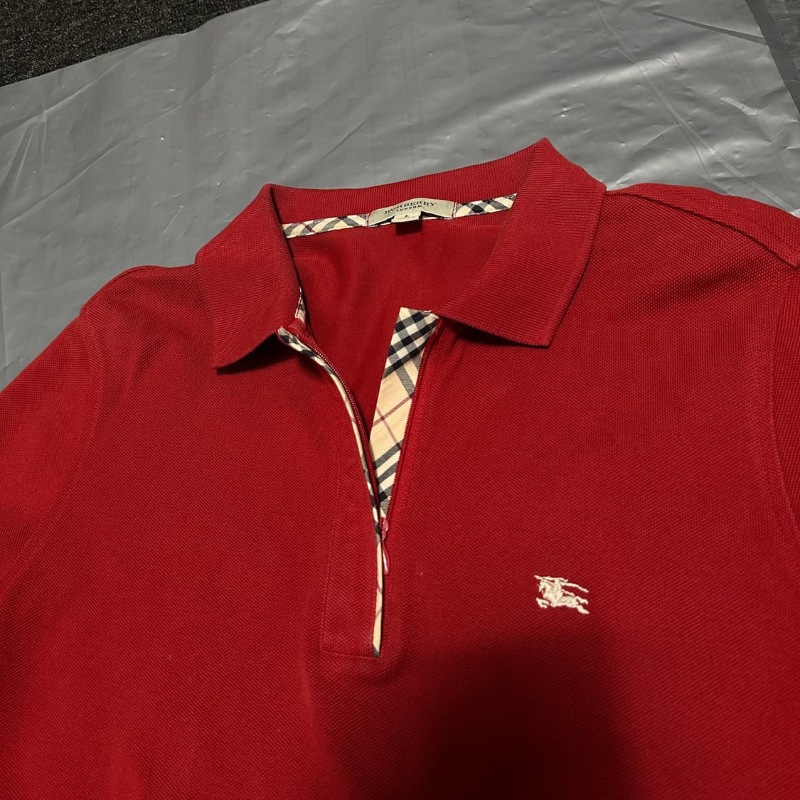 버버리 정품 레드 폴로티셔츠  상품이미지3
