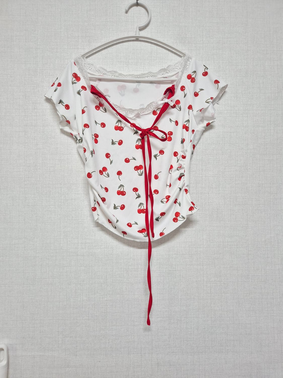 체리 패턴 리본 크롭 반팔티 상품이미지1