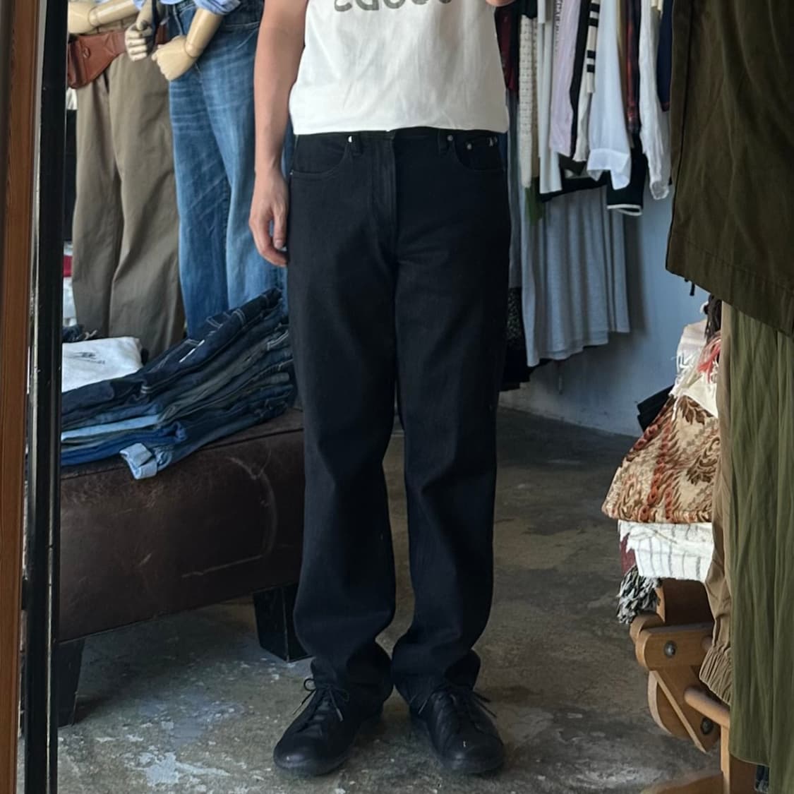 (착용컷) Calvin Klein Jeans 블랙 진 (남성용 31.5) 상품이미지4